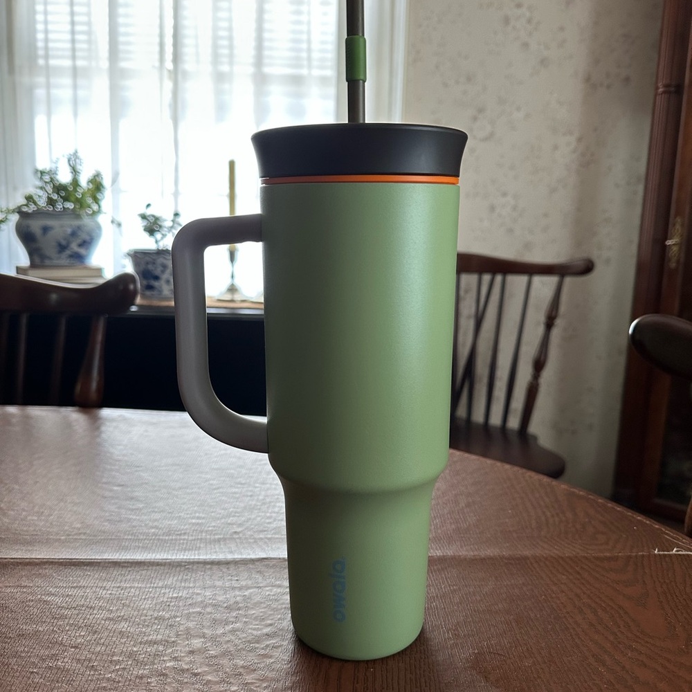Green Owala Tumbler 40oz